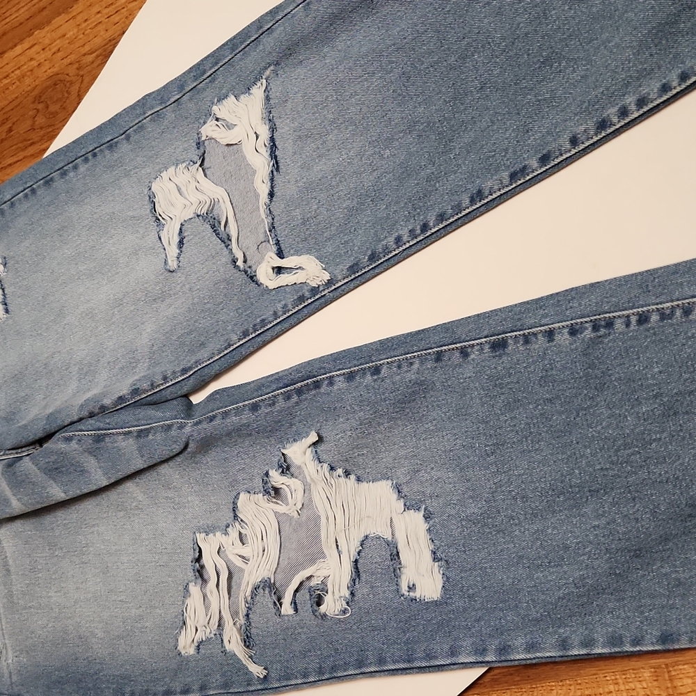 High-Rise Destructed Boyfriend Jeans Sz 9 - Picture 7 of 9